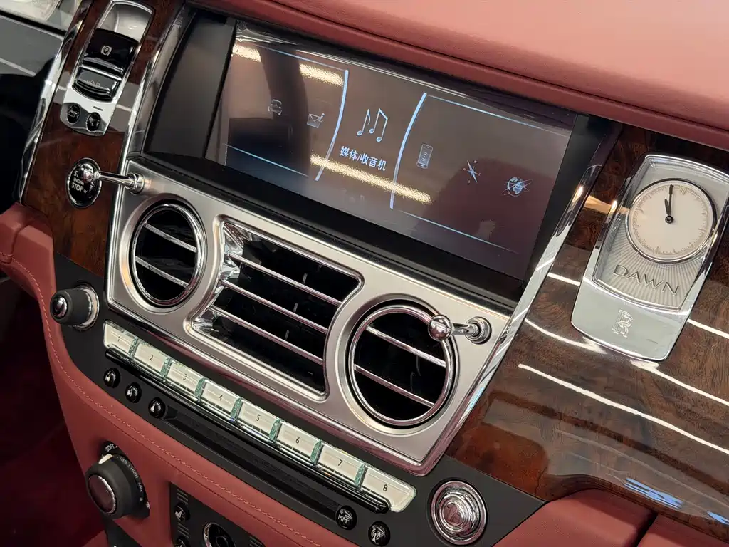 Rolls-Royce Dawn — миниатюра 10
