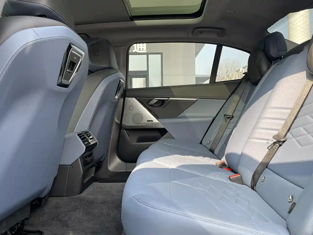 BMW i5 2024 eDrive 35L Premium M Sport