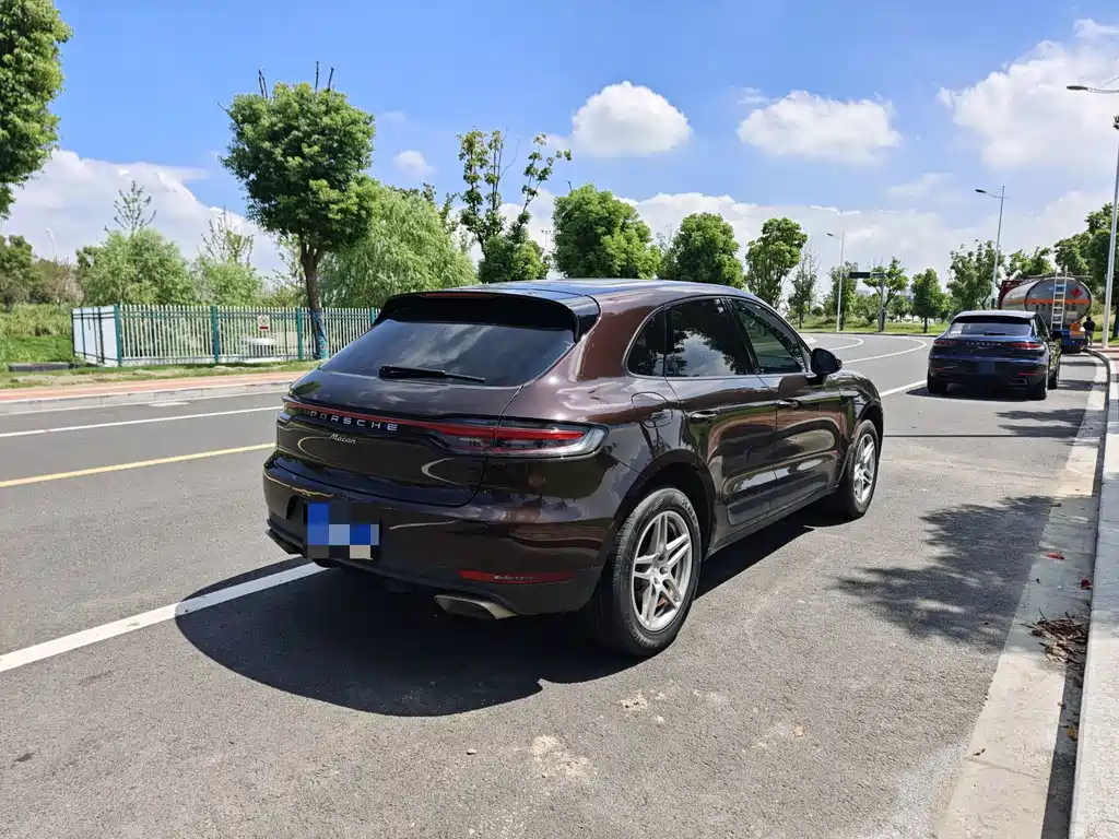 Porsche Macan — миниатюра 9