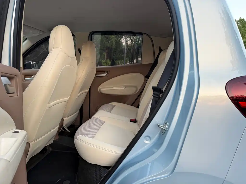 Wuling MINIEV — миниатюра 5