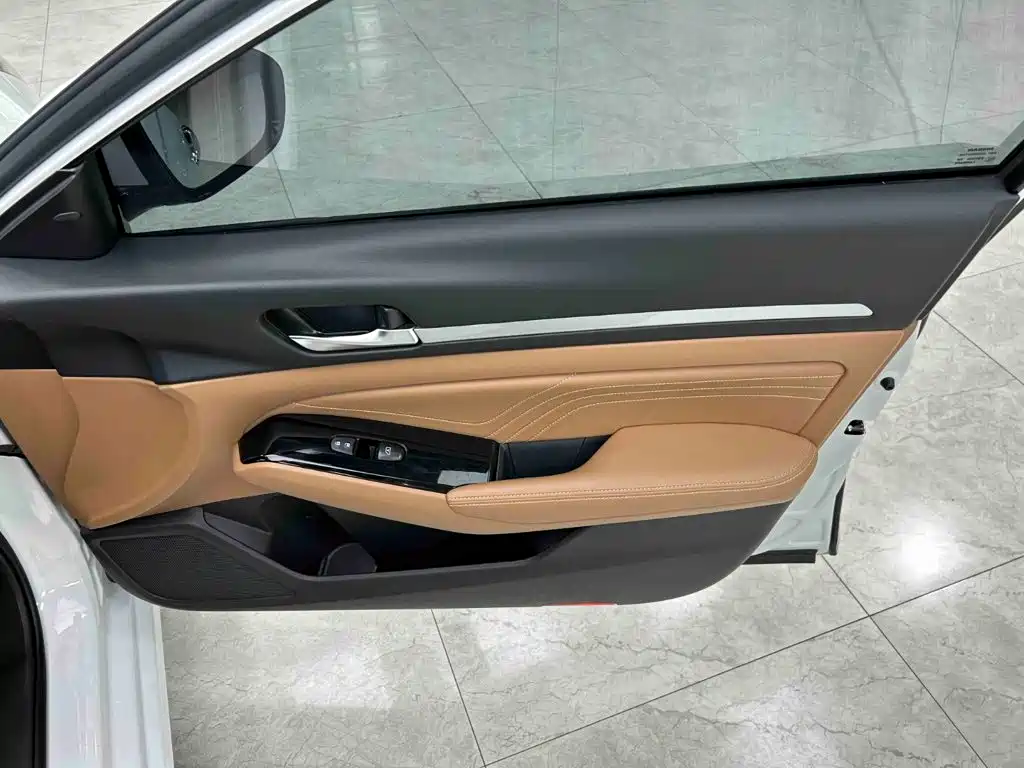 Nissan Teana — миниатюра 17