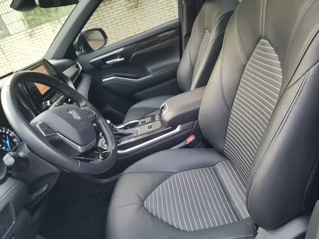 Toyota Crown Kluger — миниатюра 7
