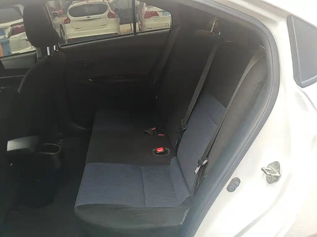 Toyota Yaris L — миниатюра 17