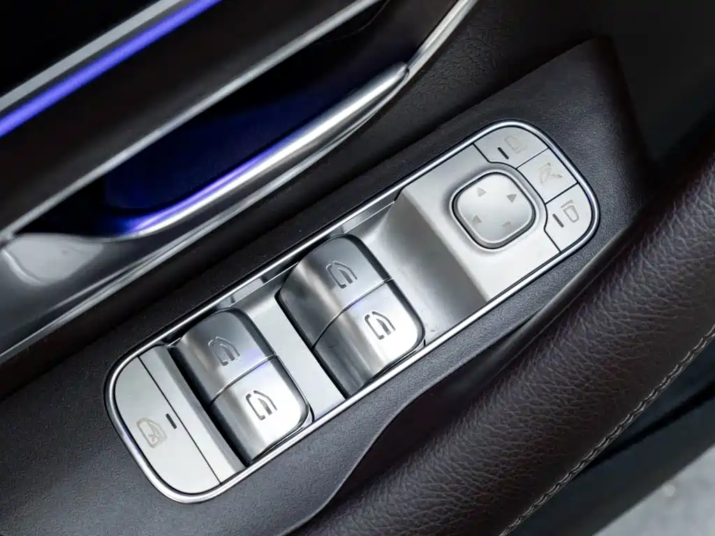 Mercedes-Benz GLE (Import) — миниатюра 23