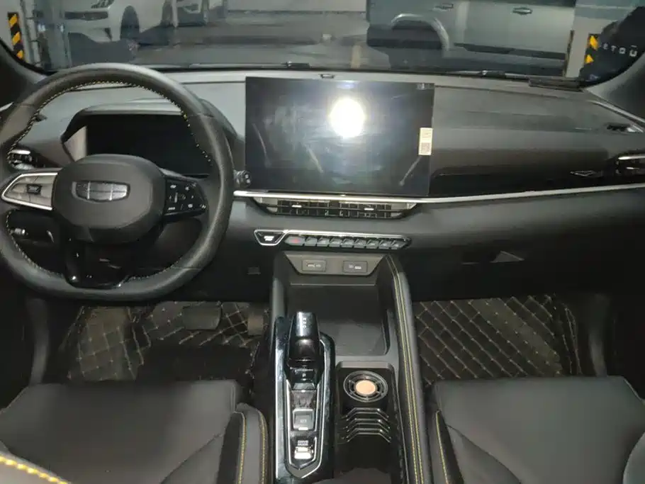 Geely Binyue — миниатюра 12