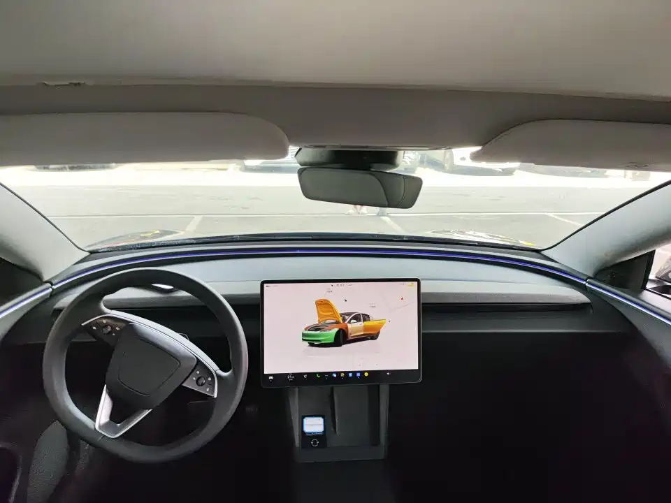 Tesla Model 3 — миниатюра 7