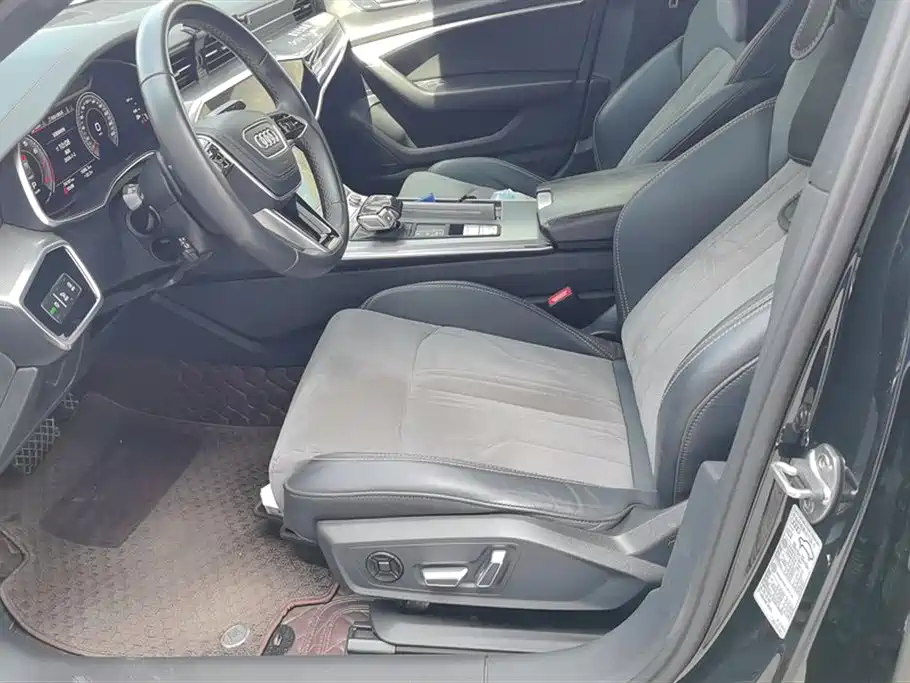 Audi A6L 2023 40 TFSI Luxury