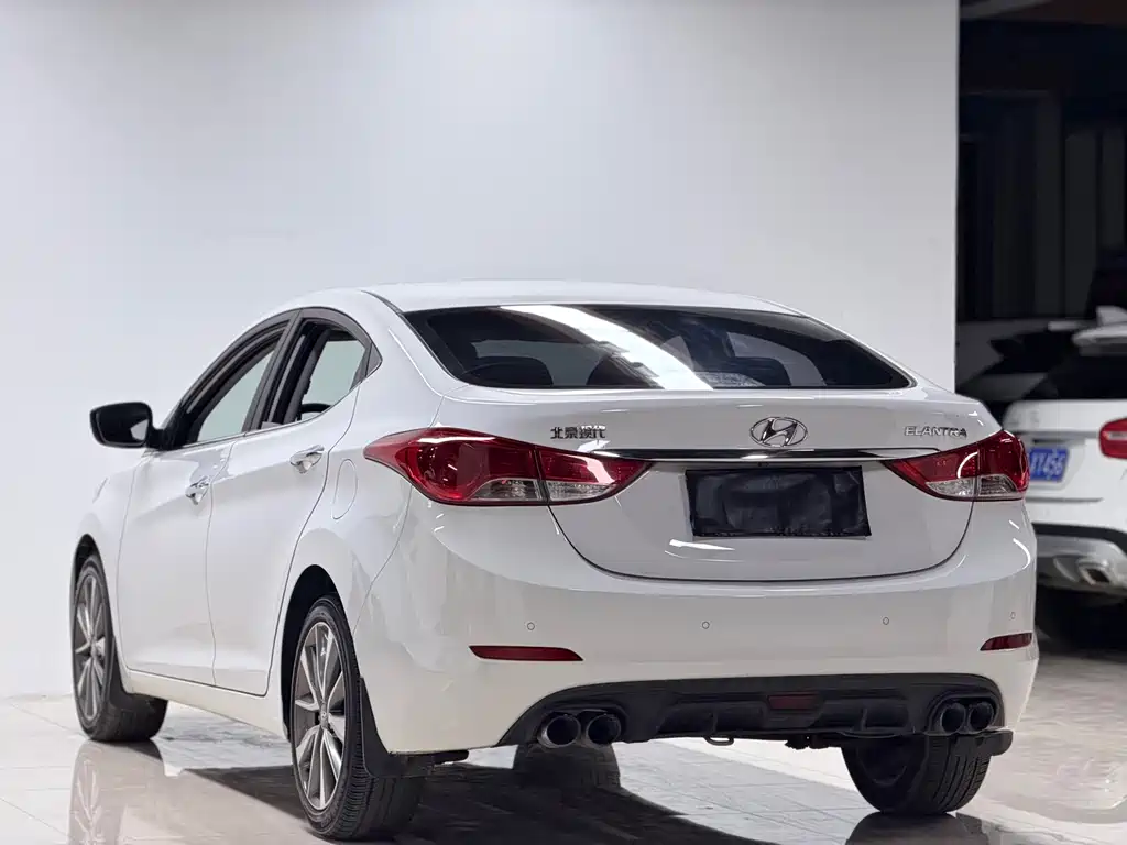 Hyundai Elantra Langdong — миниатюра 5
