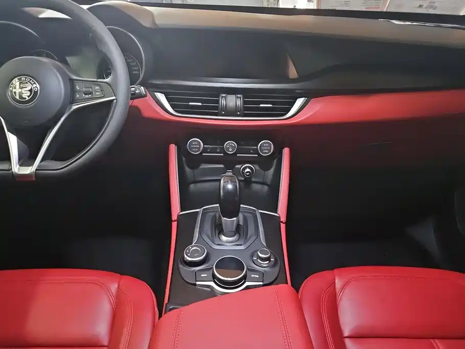 Alfa Romeo Stelvio — миниатюра 13