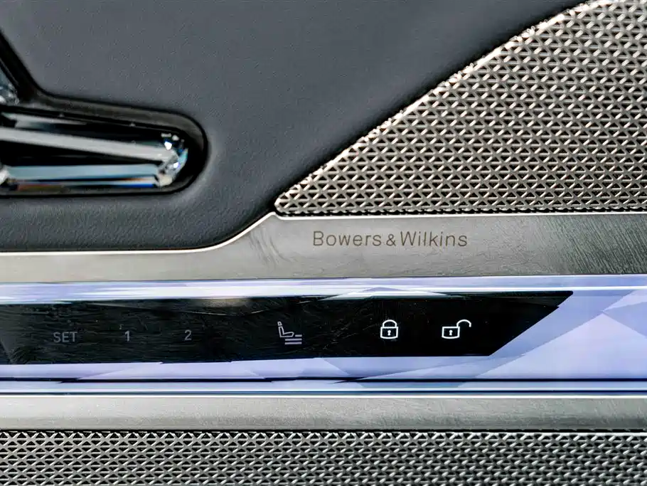 BMW 7 Series — миниатюра 17
