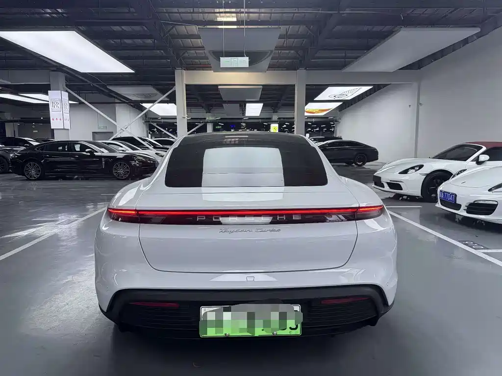 Porsche Taycan — миниатюра 13