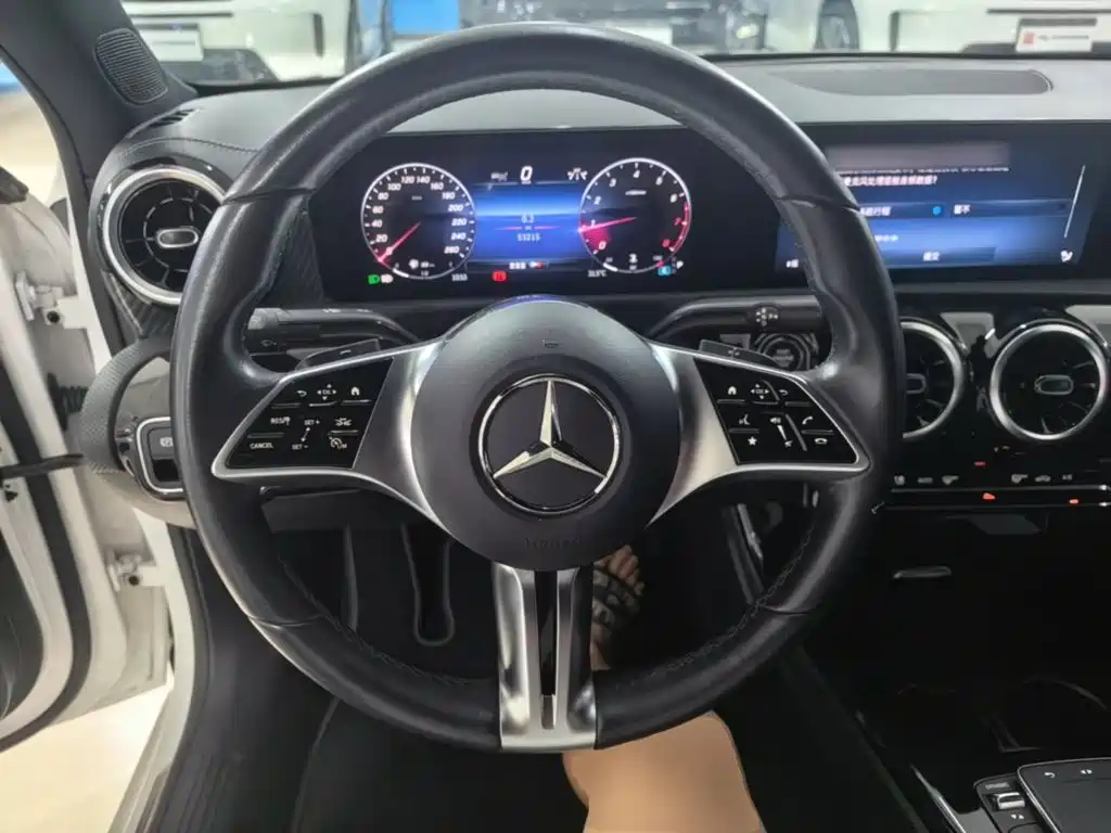 Mercedes-Benz A-Class — миниатюра 11
