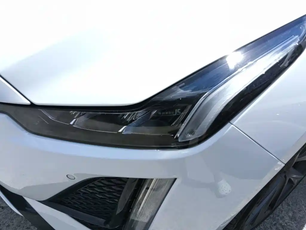 Cadillac CT5 — миниатюра 24