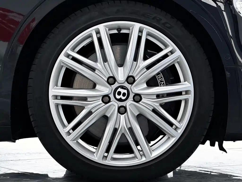 Bentley Flying Spur — миниатюра 8