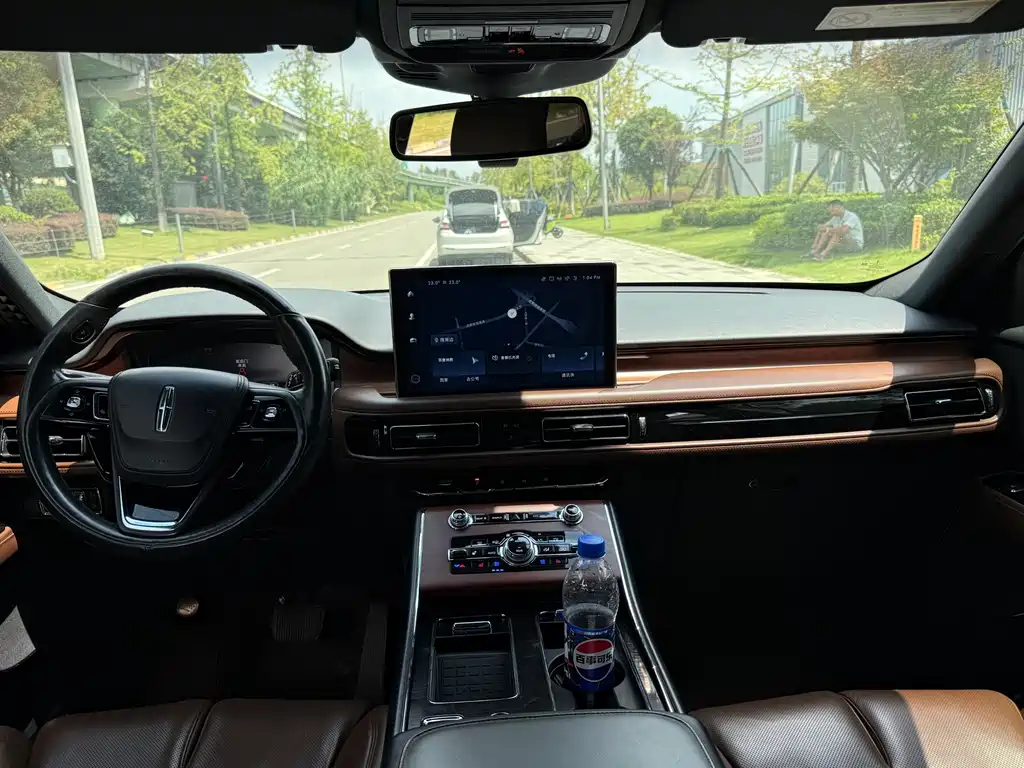 Lincoln Aviator — миниатюра 4