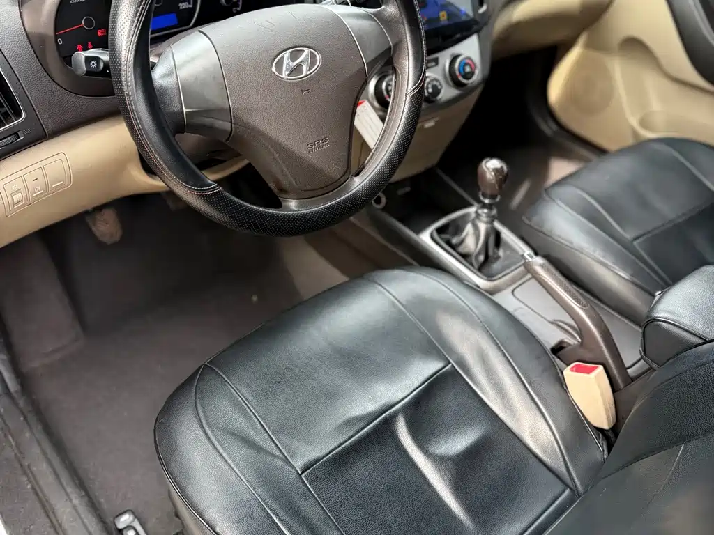 Hyundai Elantra — миниатюра 13