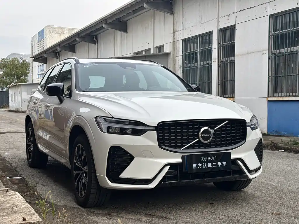 Volvo XC60 2025 B5 Sport