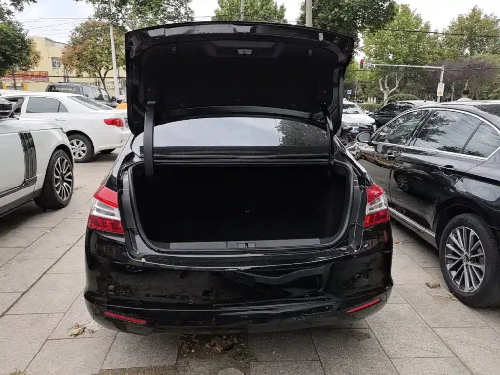 Peugeot 408 — миниатюра 19