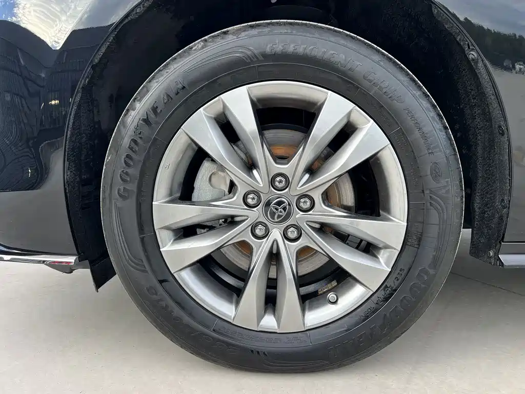 Toyota Sienna — миниатюра 25