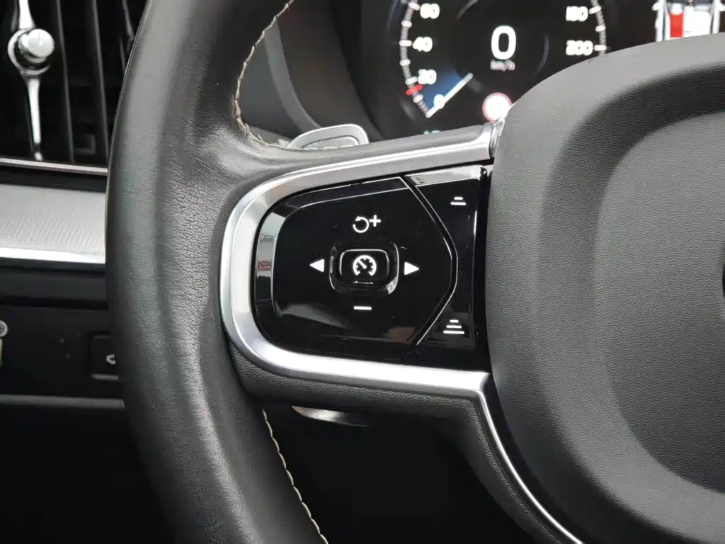 Volvo XC60 — миниатюра 14