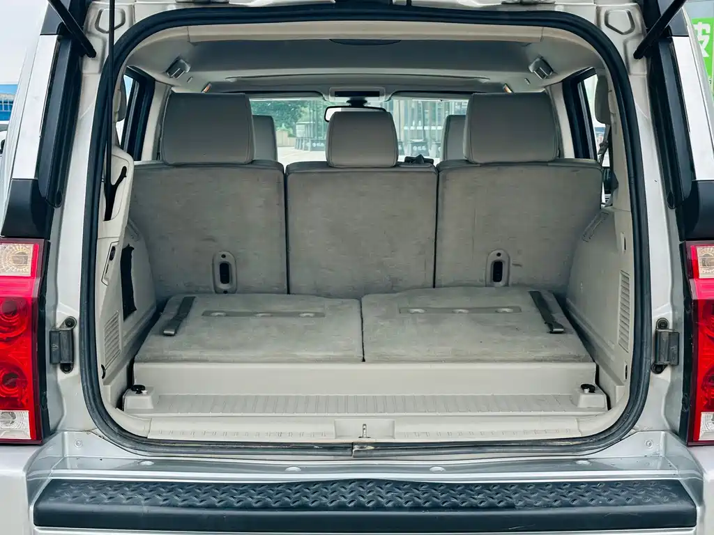 Jeep Commander Classic — миниатюра 15