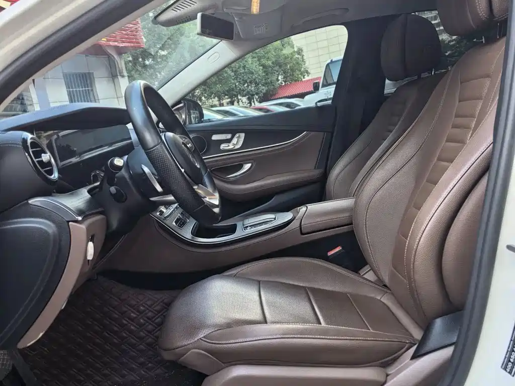 Mercedes-Benz E-Class — миниатюра 5