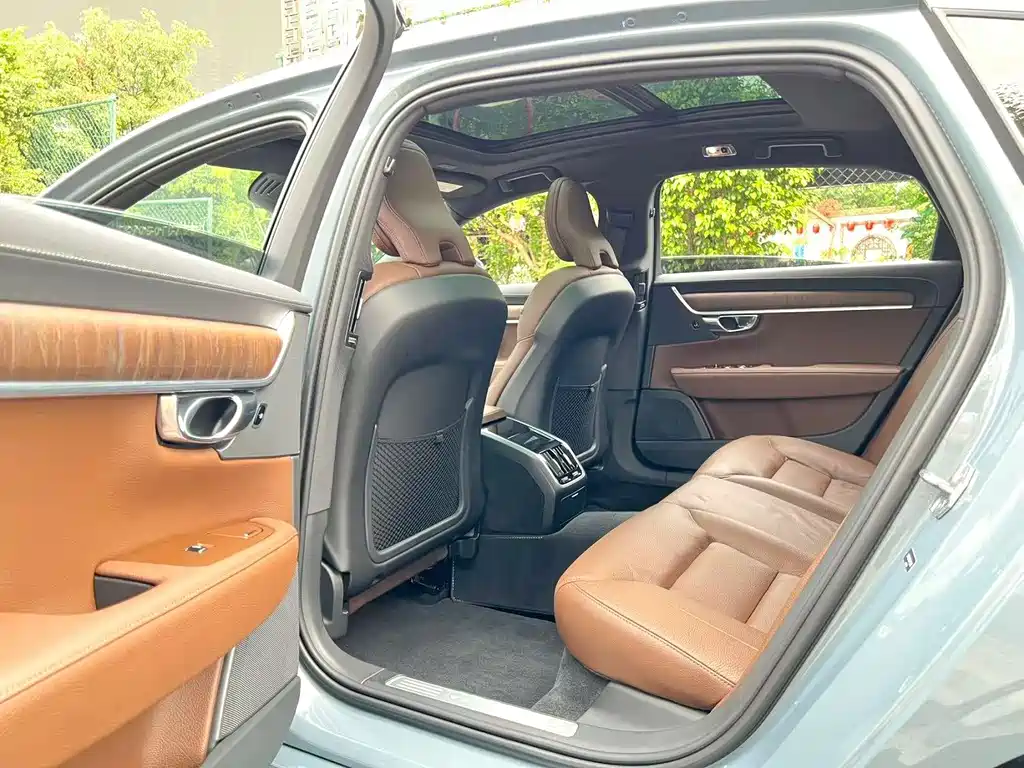 Volvo S90 — миниатюра 8