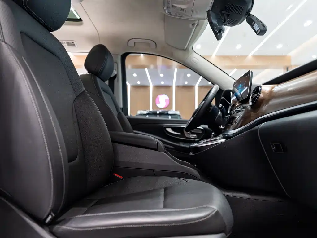 Mercedes-Benz V-Class — миниатюра 7
