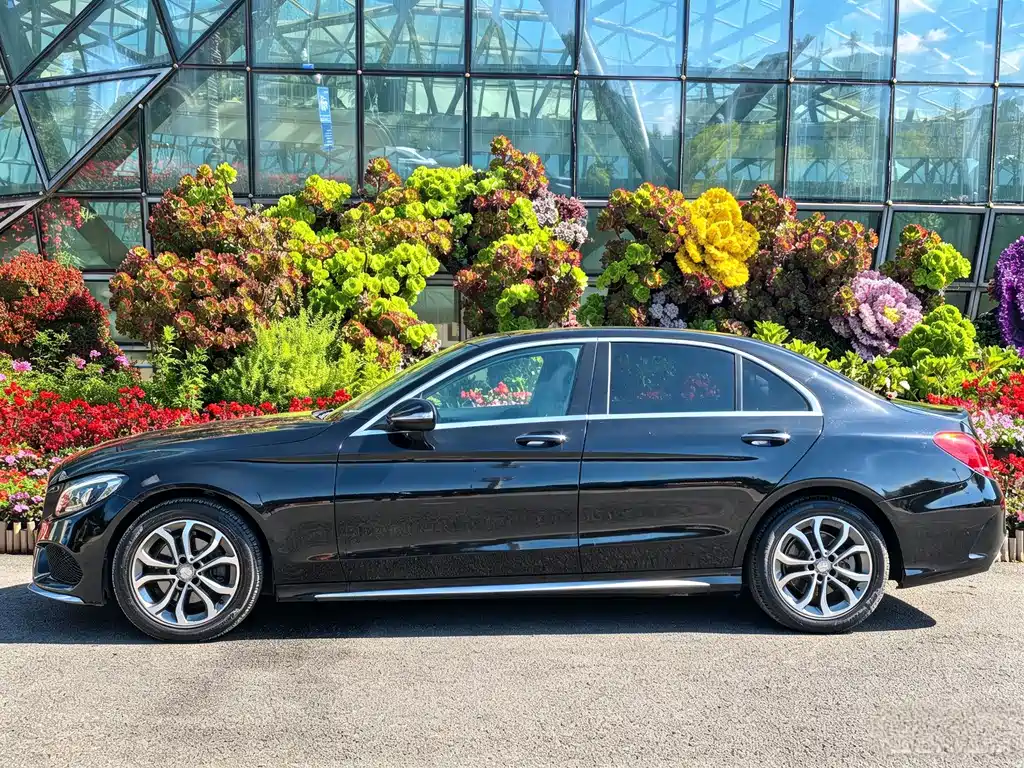 Mercedes-Benz C-Class — миниатюра 3