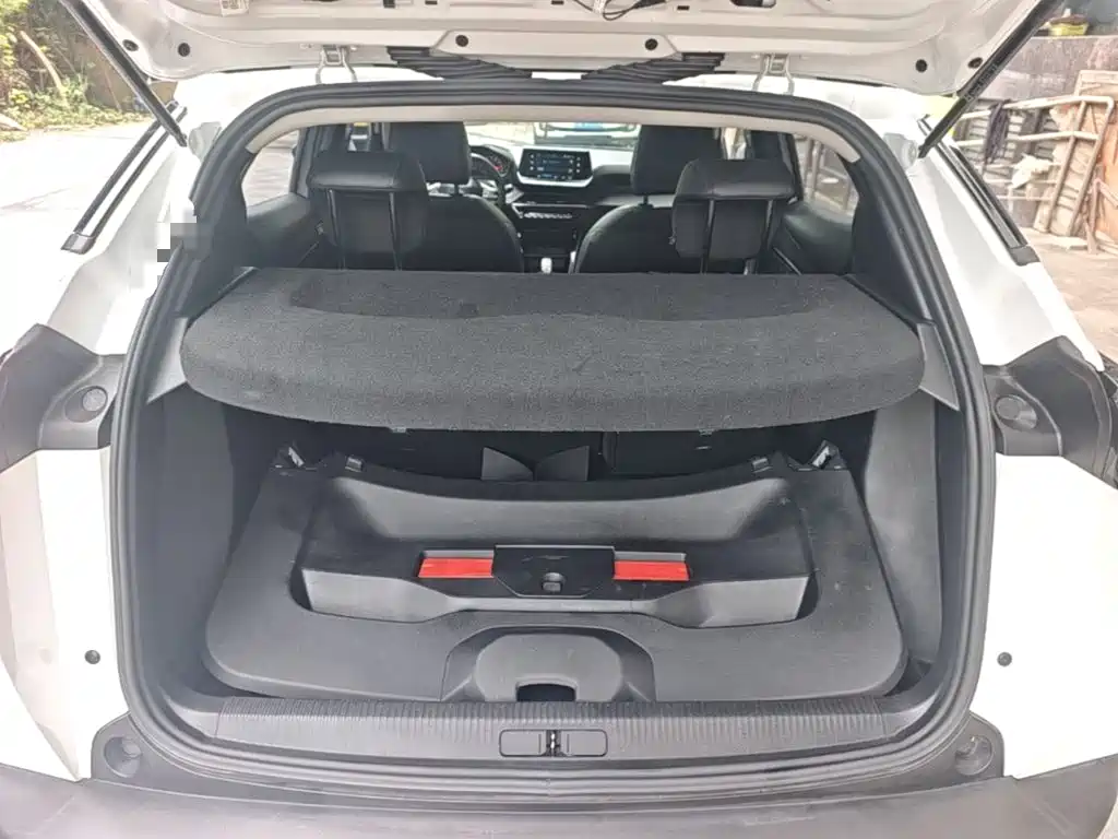 Peugeot 2008 — миниатюра 19