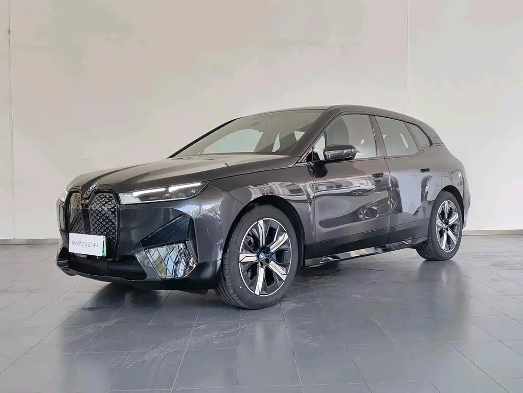 BMW iX