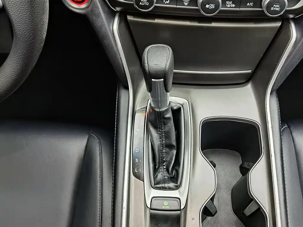 Honda Accord — миниатюра 13
