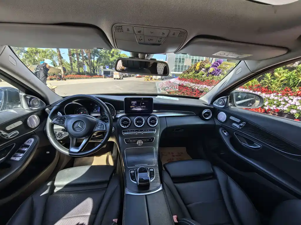 Mercedes-Benz C-Class — миниатюра 6