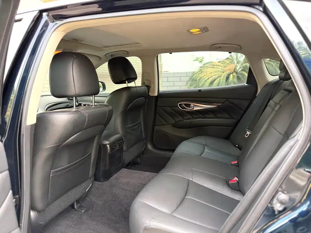 Infiniti Q70 — миниатюра 9
