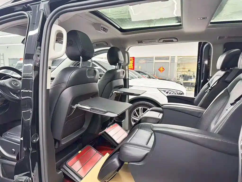 Mercedes-Benz V-Class — миниатюра 22