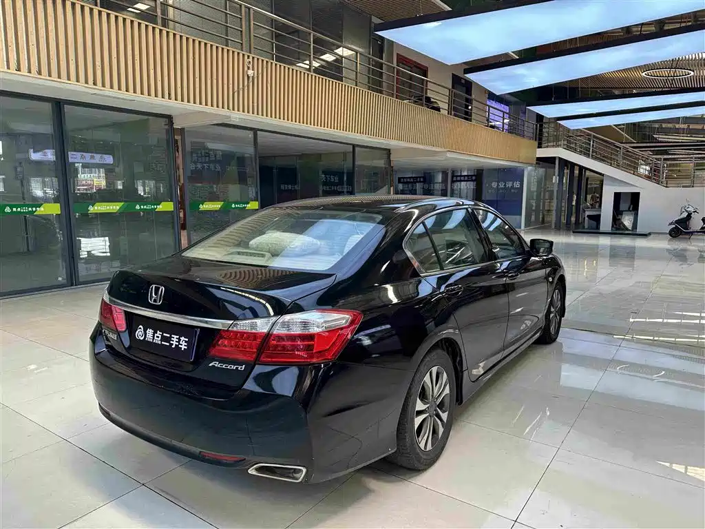 Honda Accord — миниатюра 9