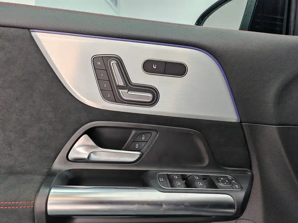 Mercedes-Benz GLA AMG — миниатюра 18