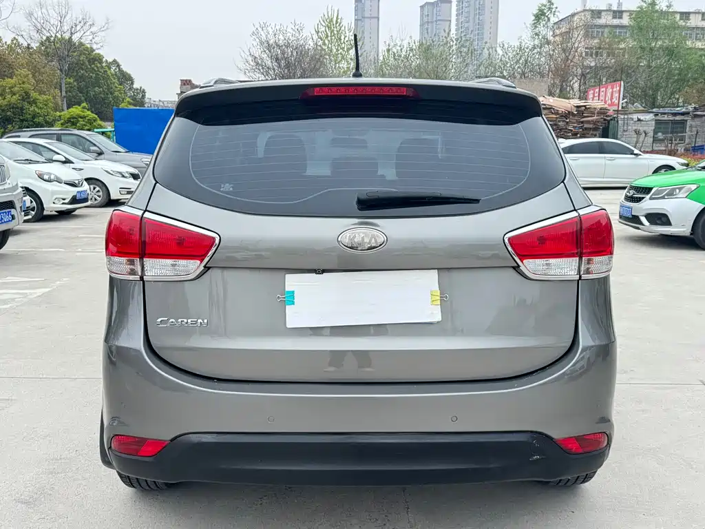 Kia Carens — миниатюра 5