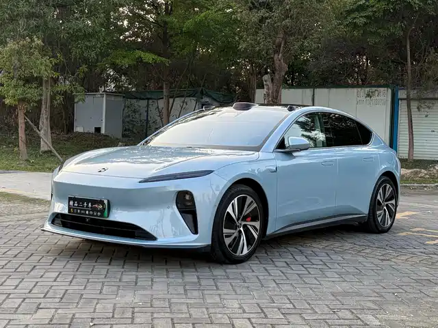 NIO NIO ET5 2022