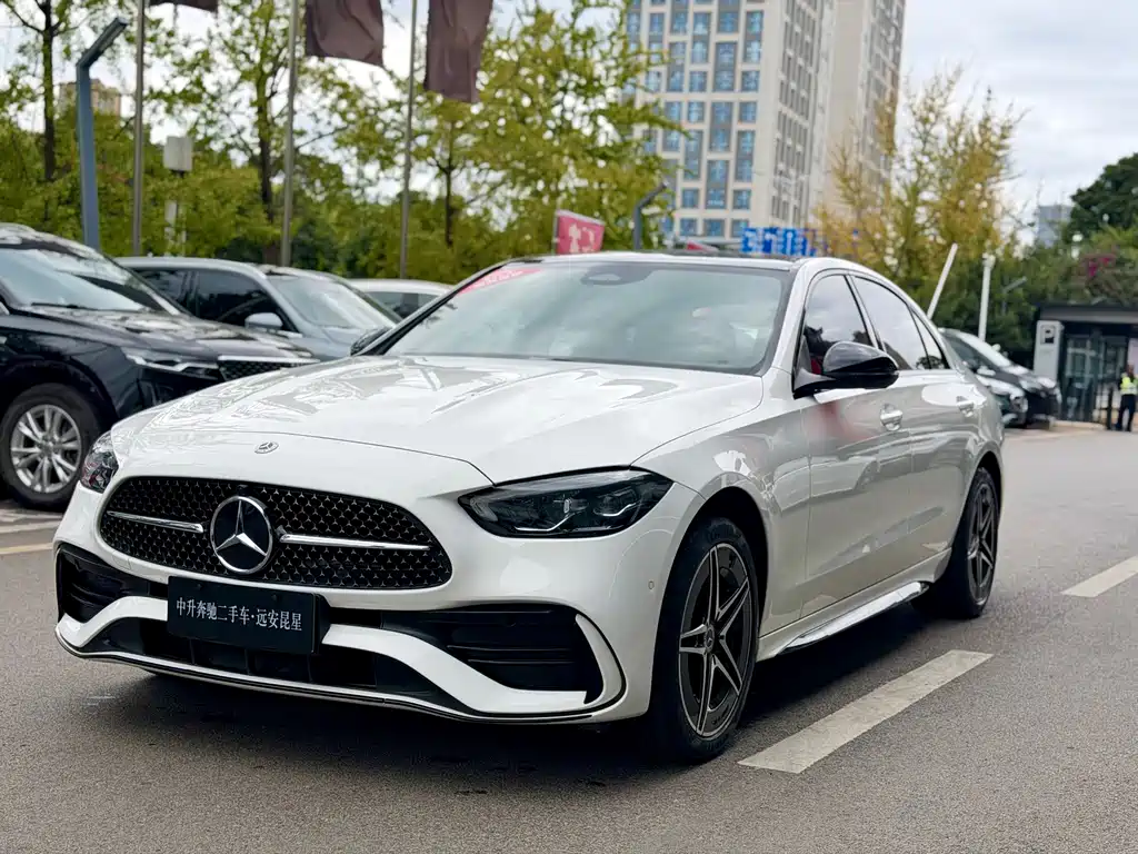 Mercedes-Benz C-Class — миниатюра 6
