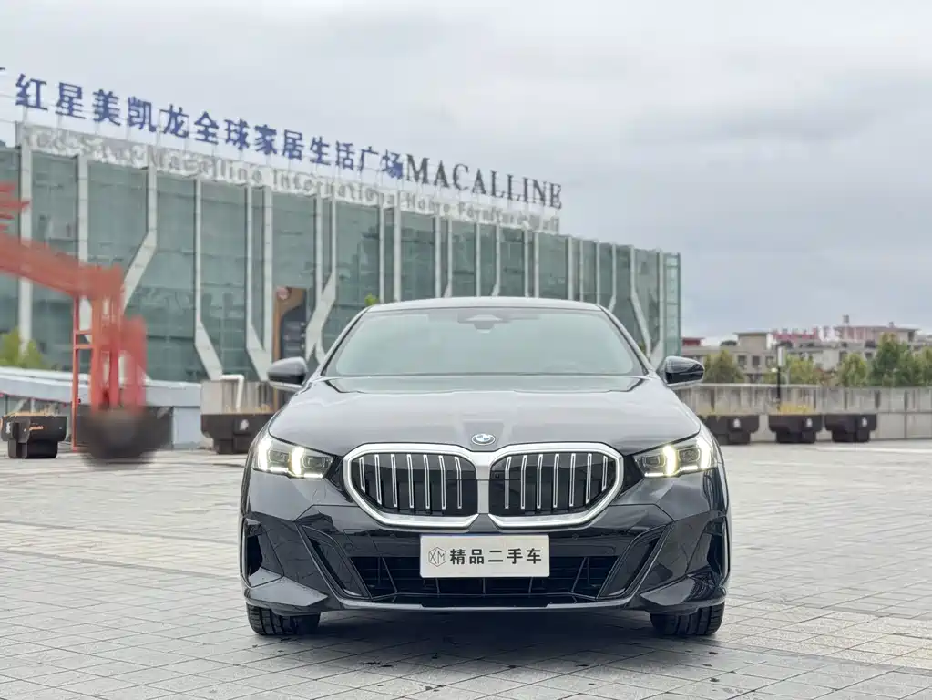 BMW 5 Series — миниатюра 2