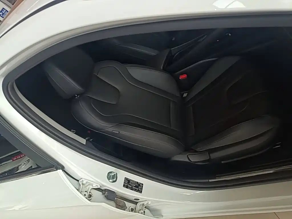 Hyundai Elantra — миниатюра 25