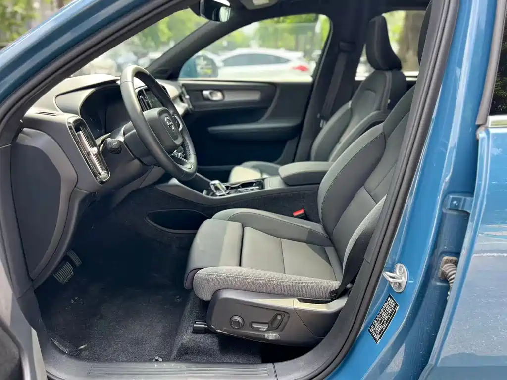 Volvo XC40 — миниатюра 6