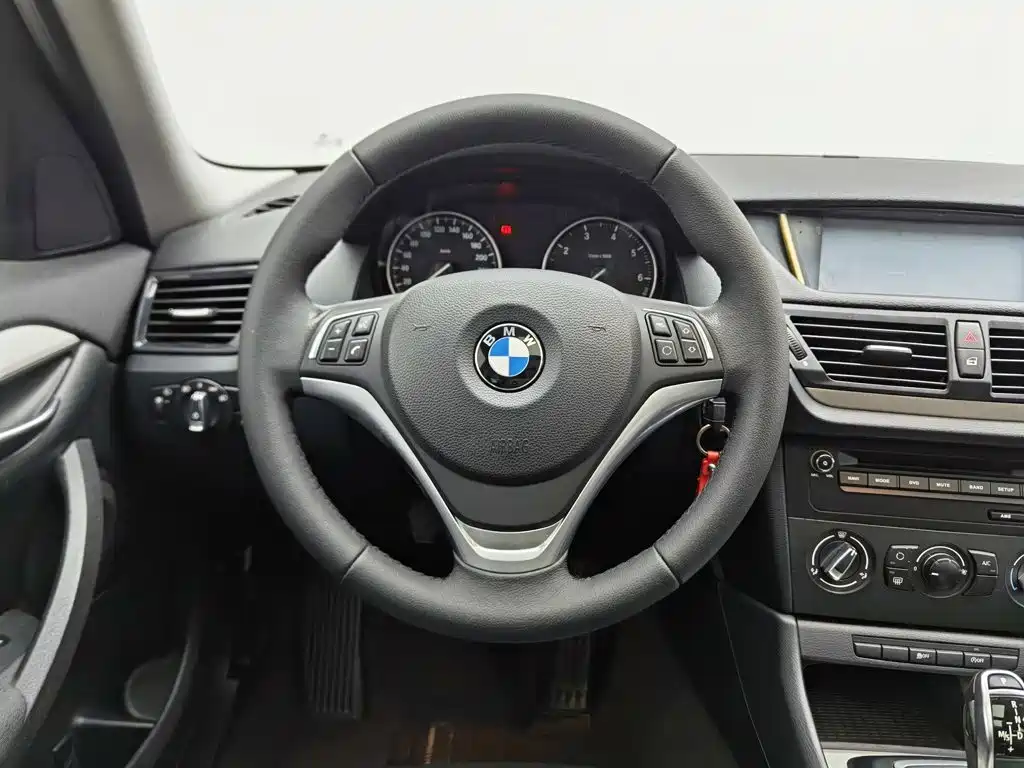 BMW X1 — миниатюра 11