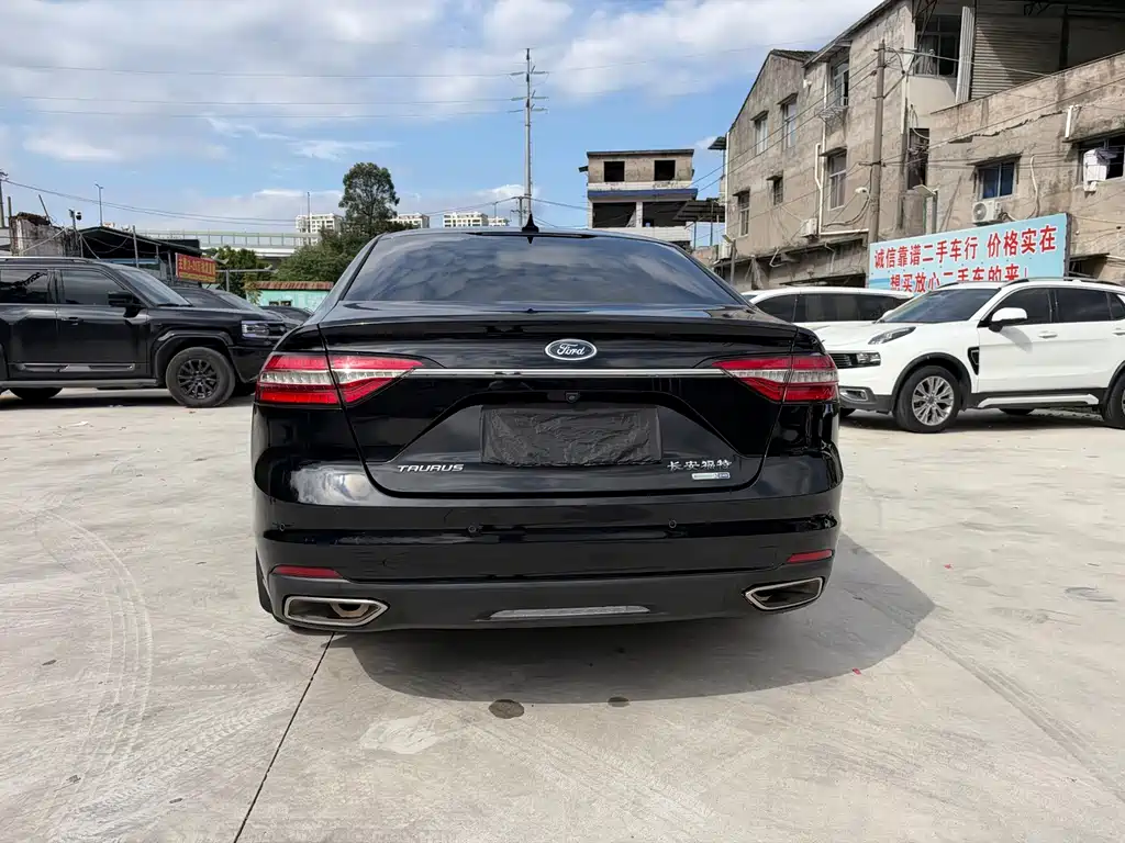 Ford Taurus — миниатюра 4