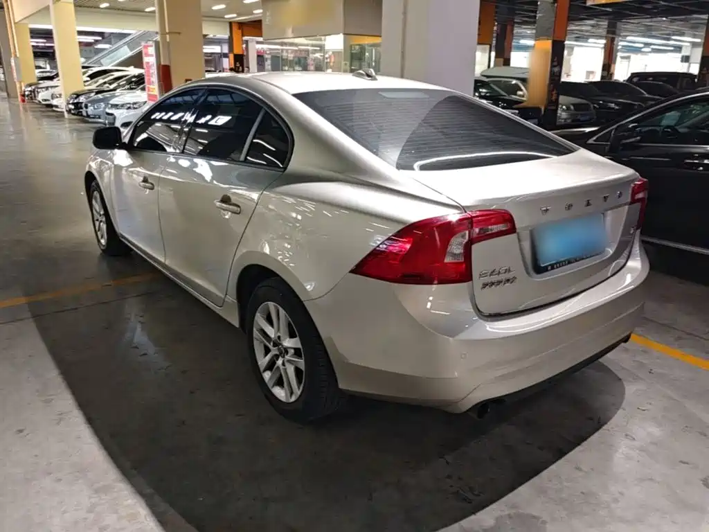 Volvo S60 — миниатюра 5