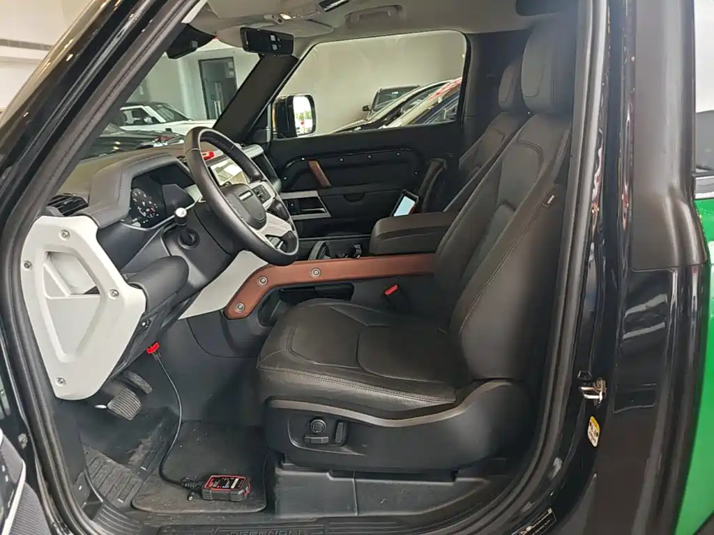 Land Rover Defender — миниатюра 15