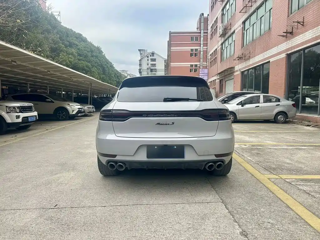 Porsche Macan — миниатюра 3