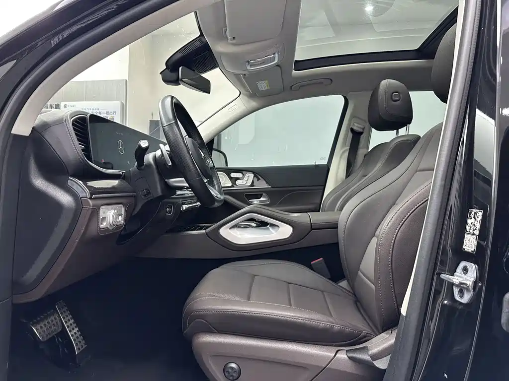 Mercedes-Benz GLS — миниатюра 10