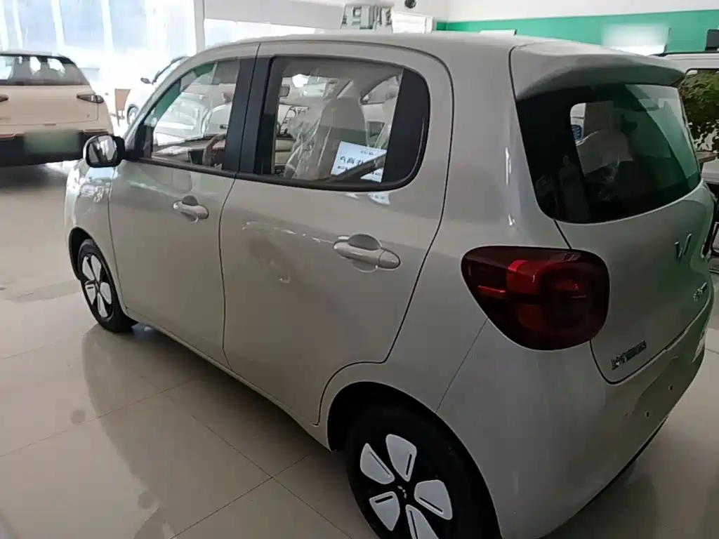 Wuling MINIEV — миниатюра 5